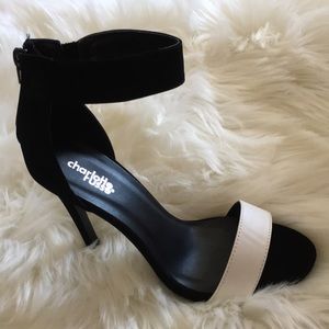 Beautiful heels black and white